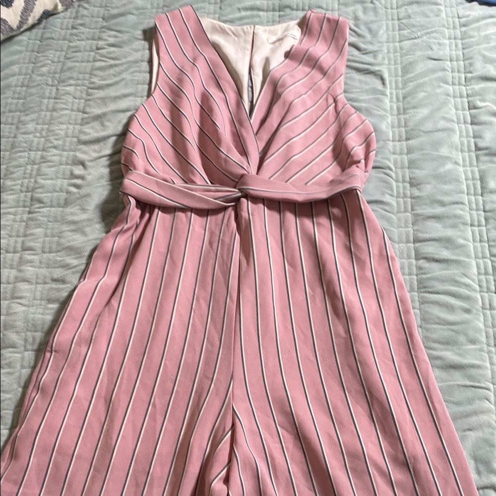 Women’s Pink gray & white Sleeveless Jumper fits like size 6